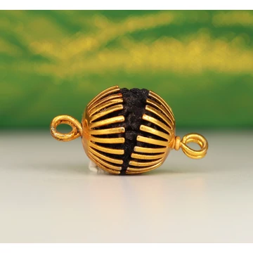 5 arcú rudraksha mag aranyszínű foglalattal