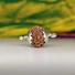 Kép 1/3 - Rétha Rudraksha mag foglalattal, 8 arcú, világos, 22,5 mm